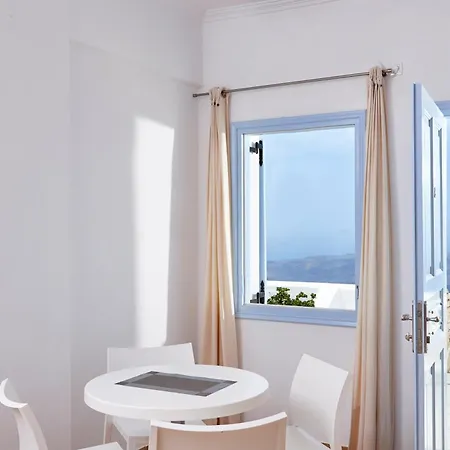 Manos Small World 3*