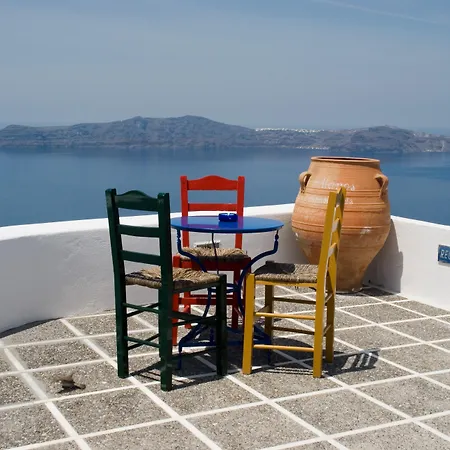 Manos Small World Hotel Firostefani