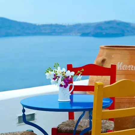 Manos Small World 3*