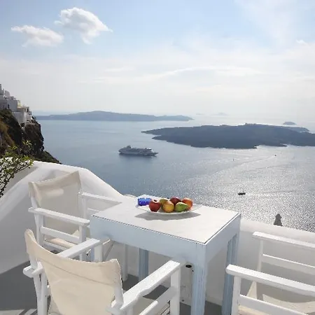 Manos Small World 3* Firostefani