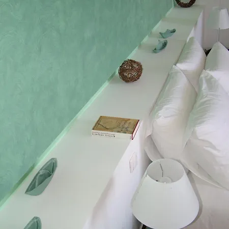 Hotel Manos Small World