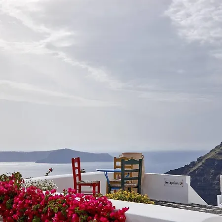 Manos Small World 3*