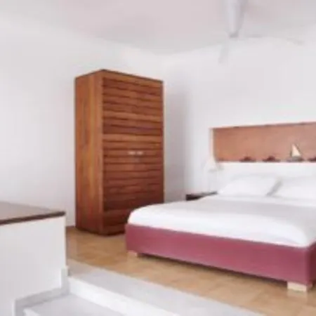 Hotel Manos Small World