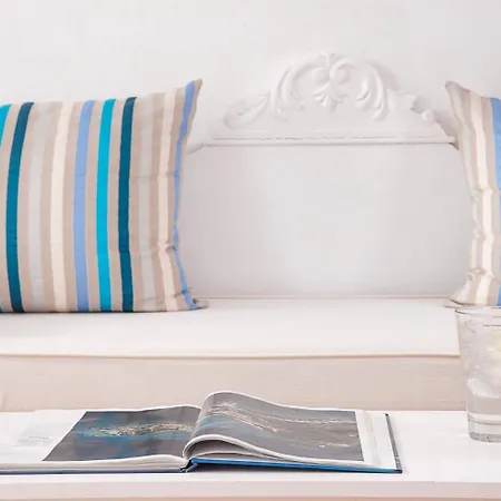 マノス スモール ワールド ホテル