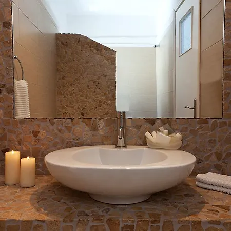 ホテル マノス スモール ワールド