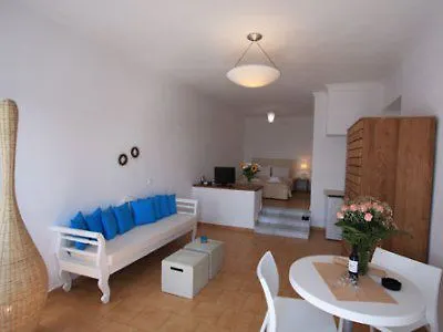 Manos Small World Hotell 3*