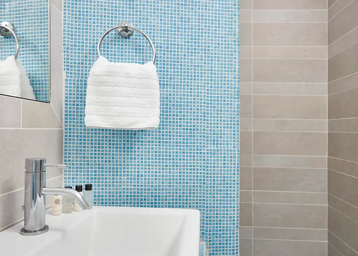 Hotell Manos Small World