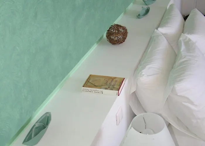 Hotell Manos Small World