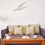 Manos Small World Hotell 3*