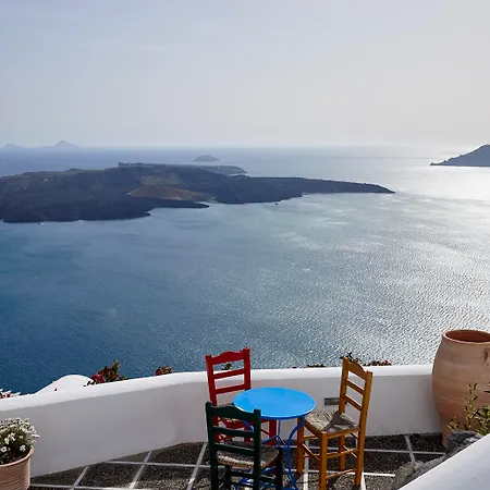 Manos Small World 3*