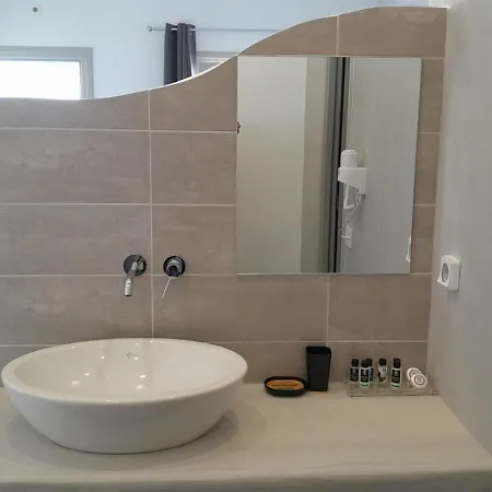 Hotel Manos Small World