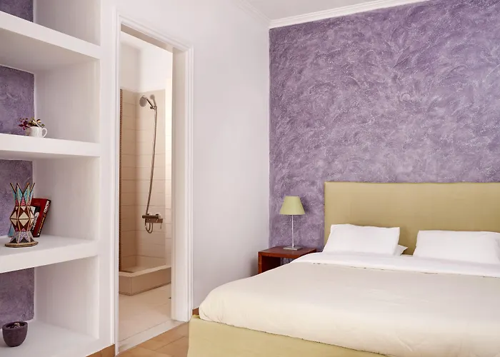 Manos Small World Hotel