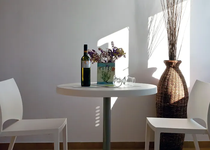 Manos Small World Hotel