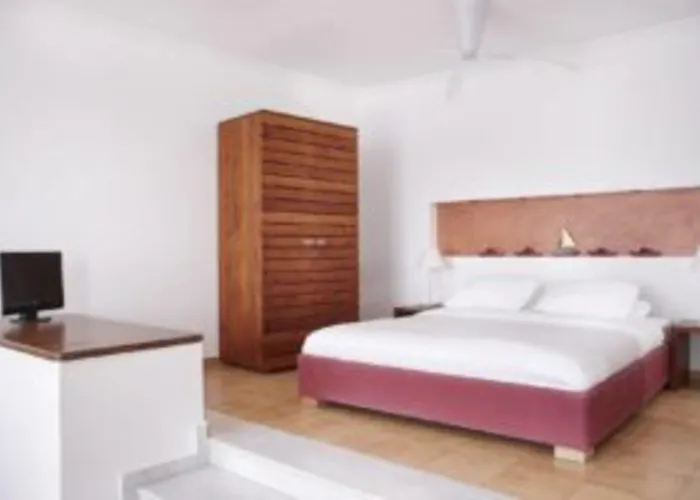 Hotel Manos Small World