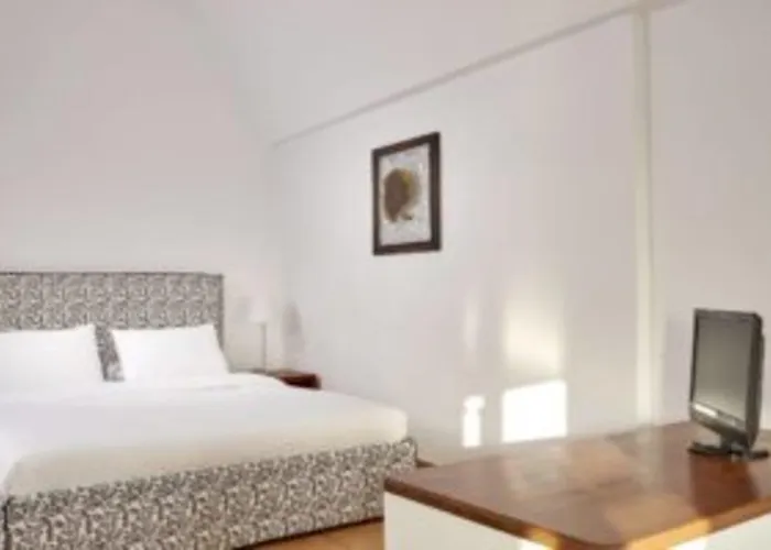 Otel Manos Small World