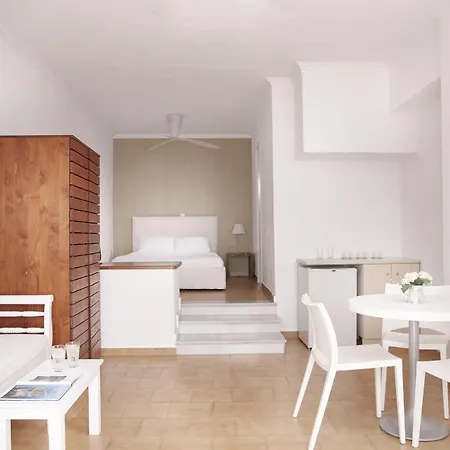 Manos Small World Hotel