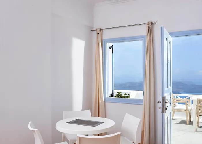 Manos Small World 3*