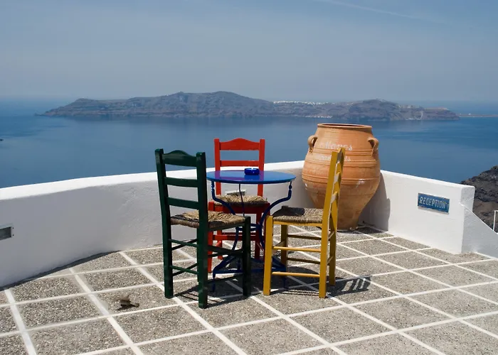 Manos Small World Hotel Firostefani