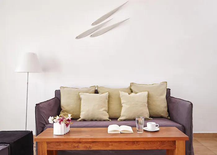 Manos Small World Hotel 3*